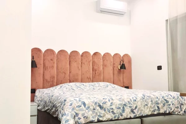 Shtepi me qera Apartament ne Tirane, 1+1, Mobilimi E mobiluar, Pagesa 600  Euro.