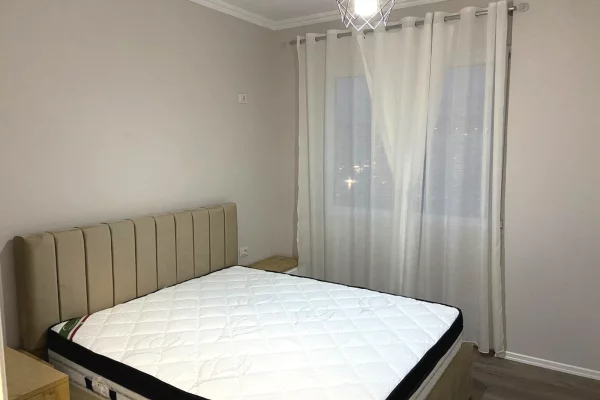 Shtepi me qera Apartament ne Tirane, 2+1, Mobilimi E mobiluar, Pagesa 550  Euro.