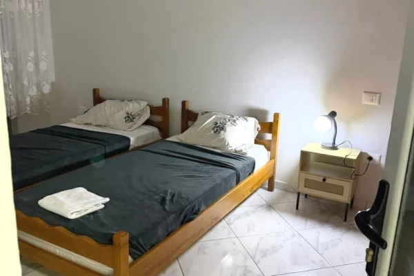 Shtepi me qera Apartament ne Tirane, 1+1, Mobilimi E mobiluar, Pagesa 600  Euro.