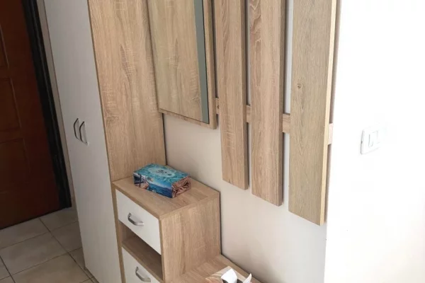 Shtepi me qera Apartament ne Tirane, 1+1, Mobilimi E mobiluar, Pagesa 48,000  Leke.