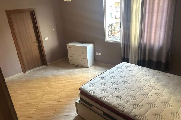 Appartamento in vendita a Tirana 2+1, Arredato