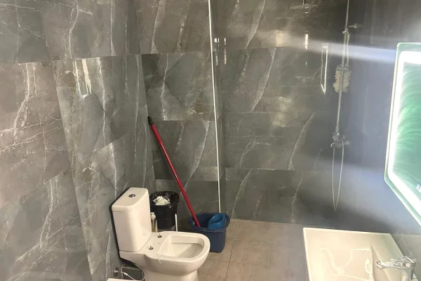 Appartamento in vendita a Tirana 2+1, Arredato
