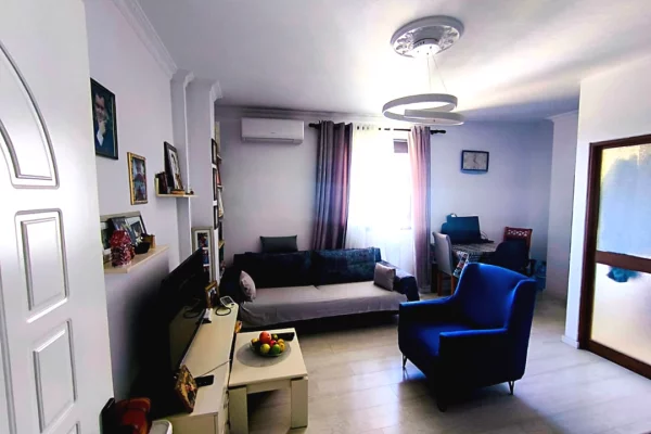 Appartamento in vendita a Tirana 2+1, Arredato