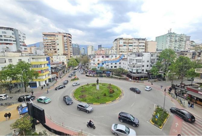 Ambient per zyra per qira tek Sheshi Willson!