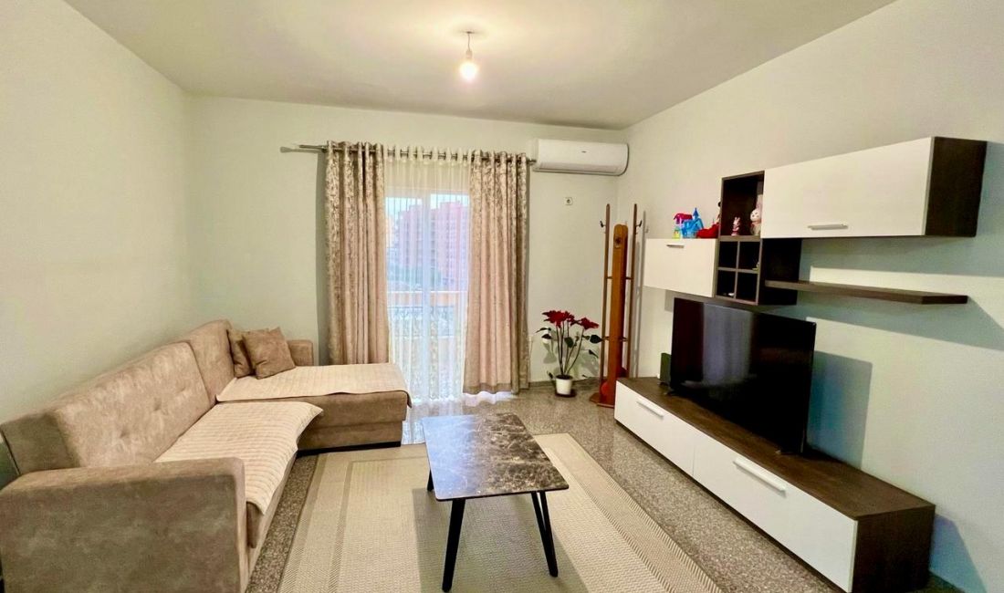 Shtepi me qera Apartament ne Tirane, 2+1, Mobilimi E mobiluar, Pagesa 500  Euro.