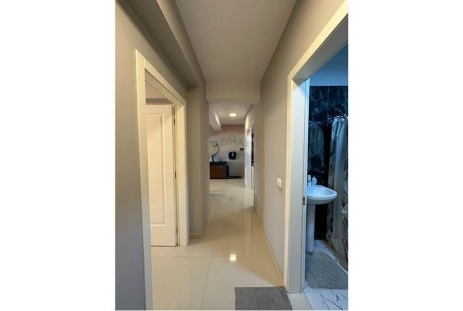 Shtepi me qera Apartament ne Tirane, 1+1, Mobilimi E mobiluar, Pagesa 800  Euro.