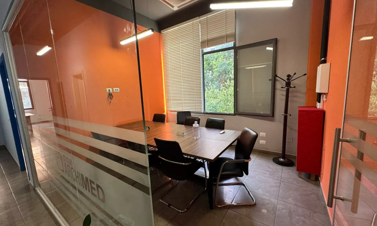 Shtepi me qera Apartament ne Tirane, 3+1, Mobilimi E mobiluar, Pagesa 900  Euro.