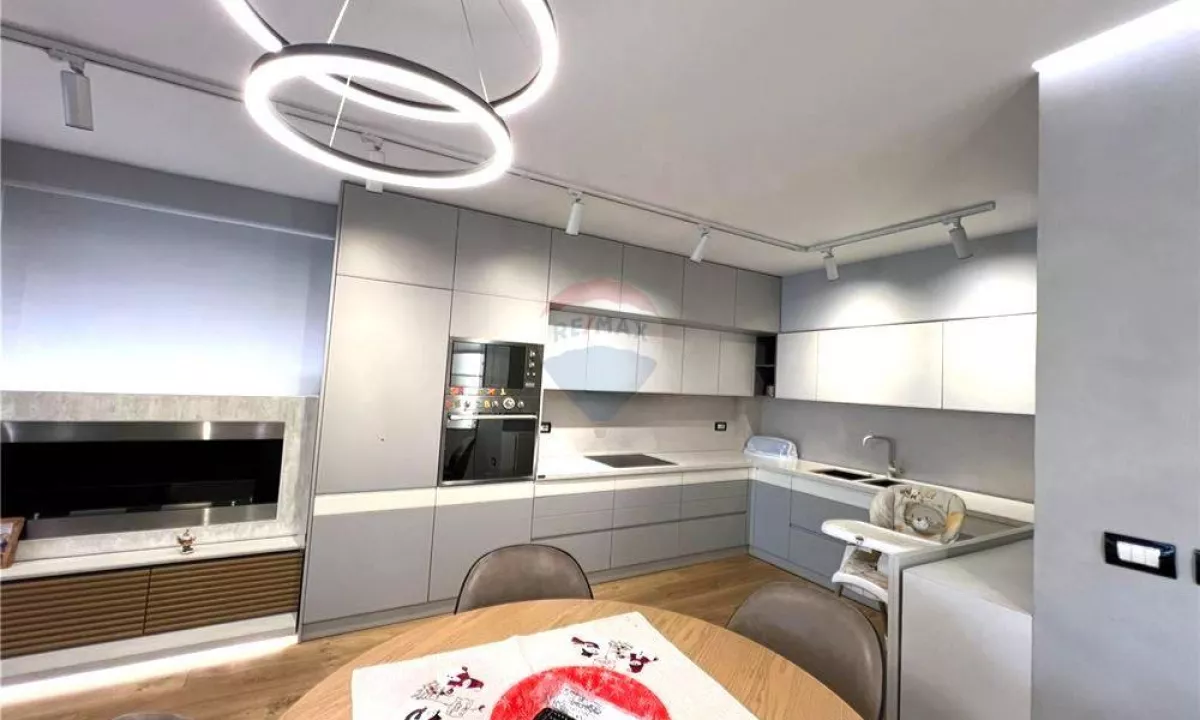Shtepi me qera Apartament ne Tirane, 2+1, Mobilimi E mobiluar, Pagesa 90,000  Leke.