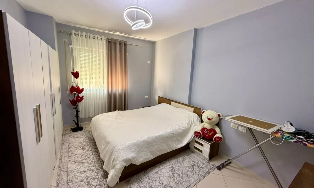 Shtepi ne shitje Apartament ne Tirane, 1+1, Mobilimi E mobiluar, Pagesa 110,000  Euro.