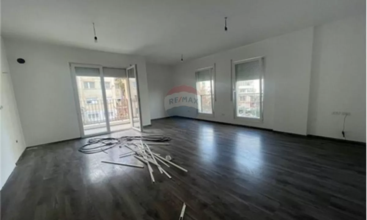JEPET ME QERA APARTAMENT 2+1 PER ZYRA