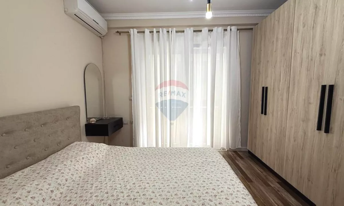 Shtepi me qera Apartament ne Tirane, 2+1, Mobilimi E mobiluar, Pagesa 700  Euro.