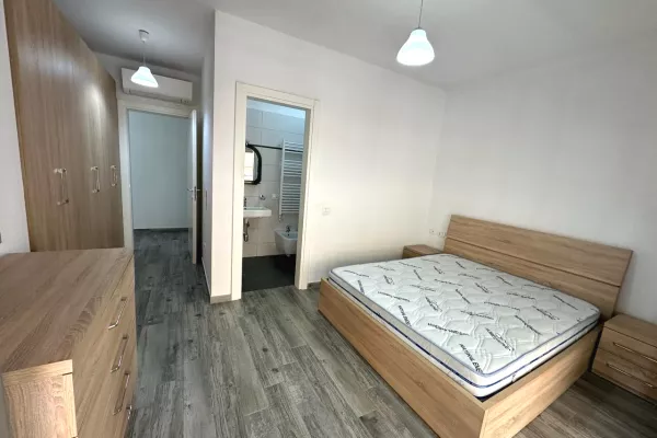 Shtepi me qera Apartament ne Tirane, 2+1, Mobilimi E mobiluar, Pagesa 700  Euro.