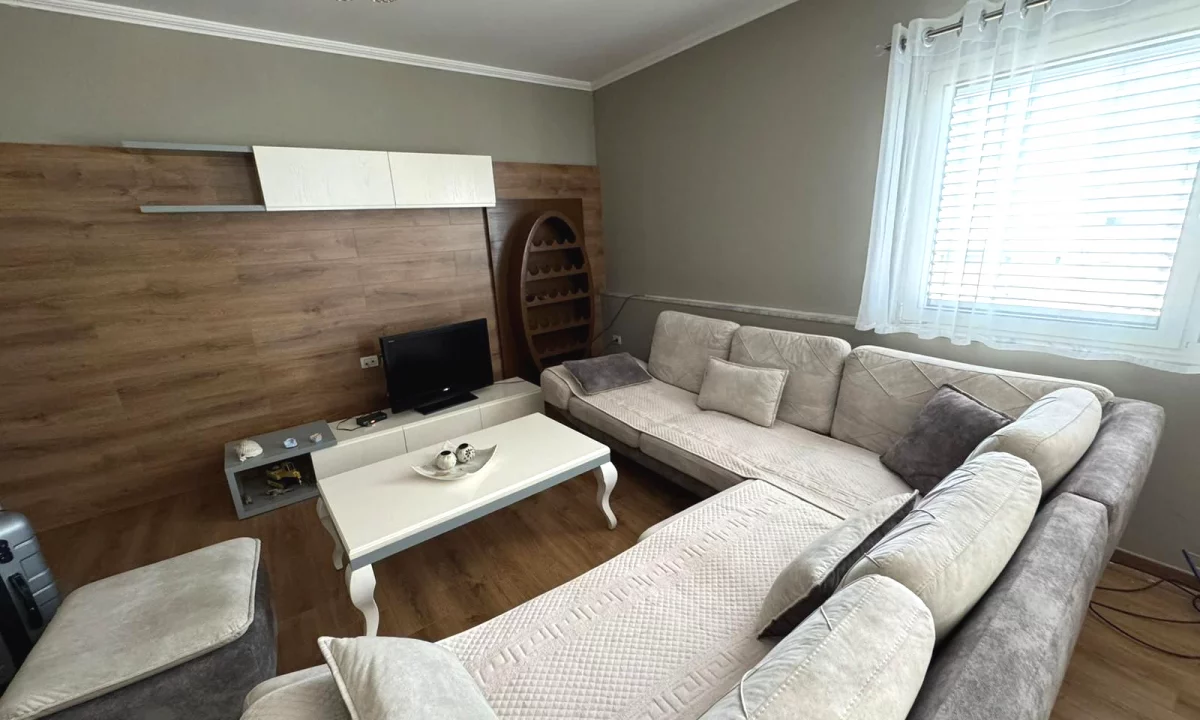 Shtepi me qera Apartament ne Tirane, 2+1, Mobilimi E mobiluar, Pagesa 650  Euro.