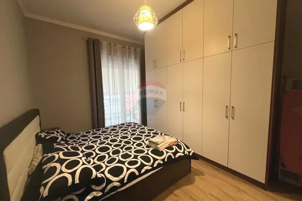 Shtepi me qera Apartament ne Tirane, 1+1, Mobilimi E mobiluar, Pagesa 750  Euro.