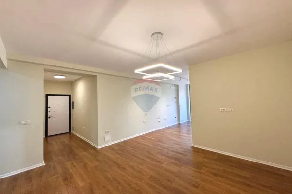 Shtepi ne shitje Apartament ne Tirane, 2+1, Mobilimi Bosh, pa mobiluar, Pagesa 157,000  Euro.