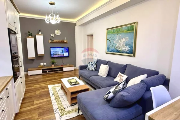 Shtepi me qera 1+1 ne Tirane - 65,000 Leke