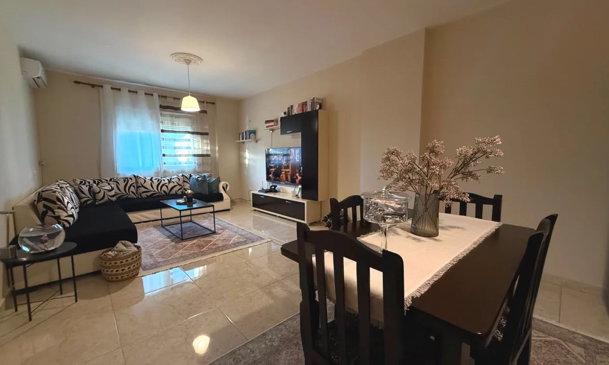 Shtepi me qera Apartament ne Tirane, 1+1, Mobilimi E mobiluar, Pagesa 65,000  Leke.