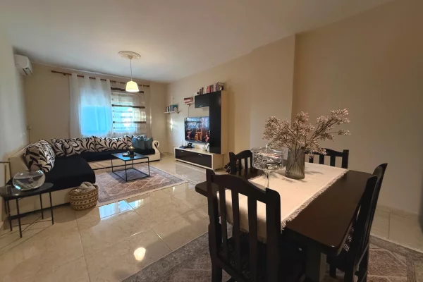 Apartament 1+1 me qera ne Tirane zona Sheshi Shkenderbej/Myslym Shyri
