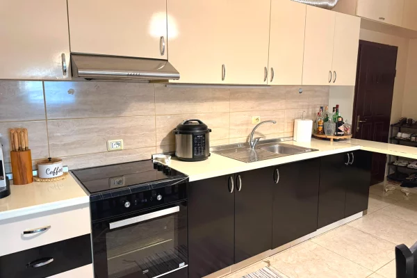 Shtepi me qera Apartament ne Tirane, 1+1, Mobilimi E mobiluar, Pagesa 65,000  Leke.