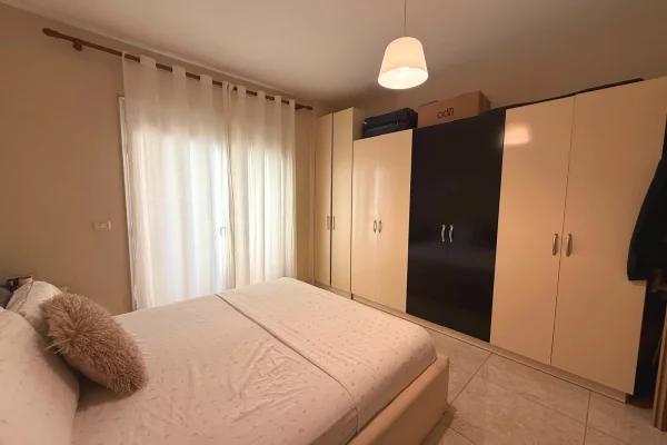 Shtepi me qera Apartament ne Tirane, 1+1, Mobilimi E mobiluar, Pagesa 65,000  Leke.