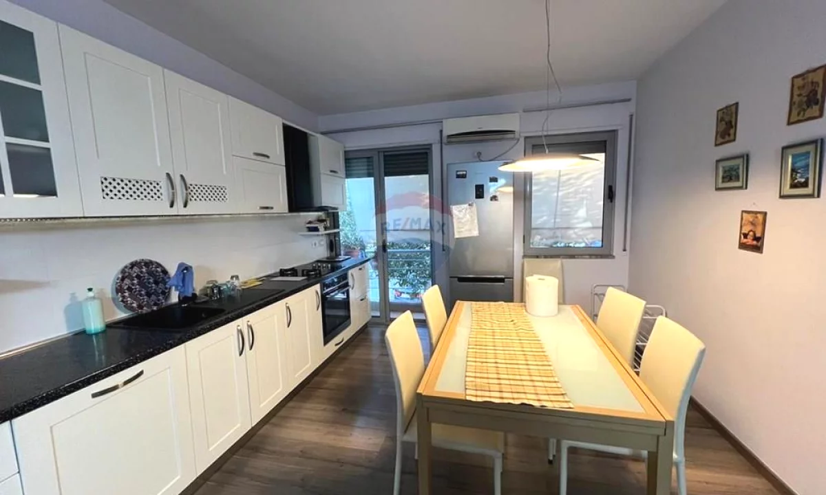 Shtepi me qera Apartament ne Tirane, 2+1, Mobilimi E mobiluar, Pagesa 60,000  Leke.