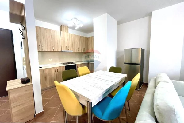 Shtepi ne shitje Apartament ne Tirane, 2+1, Mobilimi E mobiluar, Pagesa 189,000  Euro.