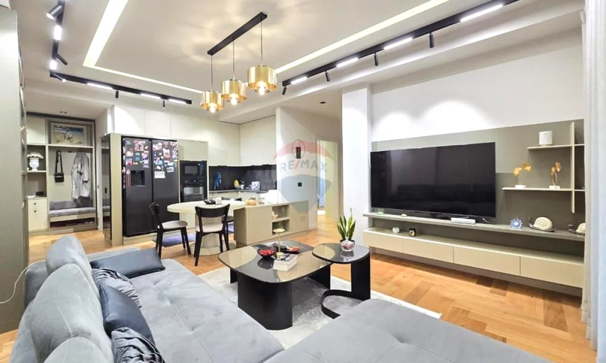 Shtepi ne shitje Apartament ne Tirane, 2+1, Mobilimi E mobiluar, Pagesa 470,000  Euro.