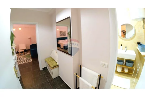 Shtepi ne shitje Apartament ne Tirane, 2+1, Mobilimi E mobiluar, Pagesa 250,000  Euro.