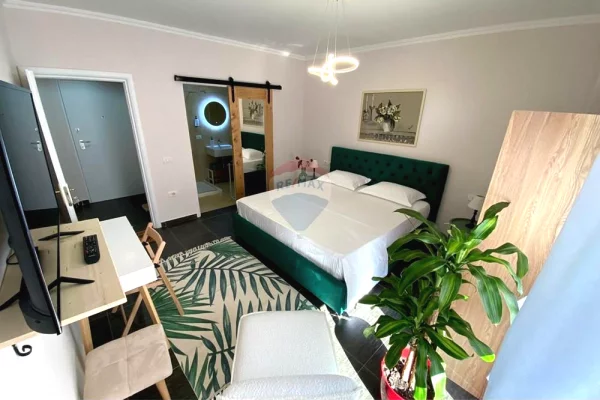 Shtepi ne shitje Apartament ne Tirane, 2+1, Mobilimi E mobiluar, Pagesa 250,000  Euro.