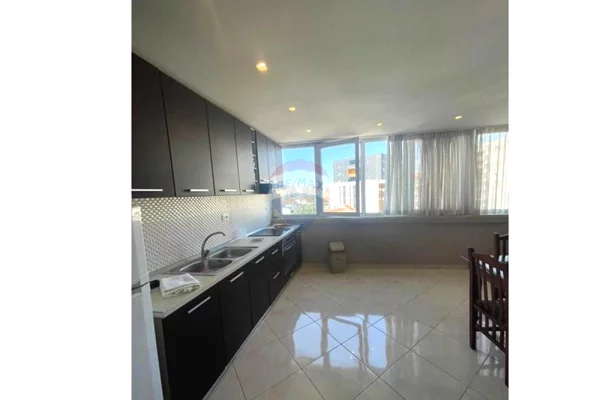 Shtepi ne shitje Apartament ne Tirane, 2+1, Mobilimi E mobiluar, Pagesa 180,000  Euro.