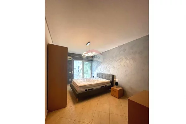 Shtepi ne shitje Apartament ne Tirane, 2+1, Mobilimi E mobiluar, Pagesa 180,000  Euro.