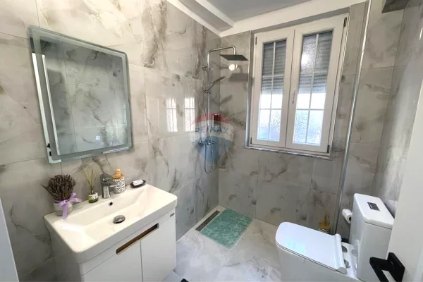 Shtepi me qera Apartament ne Tirane, 1+1, Mobilimi E mobiluar, Pagesa 600  Euro.