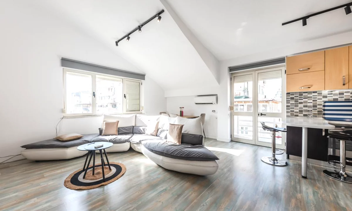 Shtepi me qera Apartament ne Tirane, 2+1, Mobilimi E mobiluar, Pagesa 940  Euro.