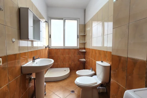 Shtepi ne shitje Apartament ne Tirane, 1+1, Mobilimi E mobiluar, Pagesa 9,200,000  Leke.