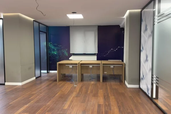 Ambient biznesi me qera 3+1 ne Tirane - 2,000 Euro