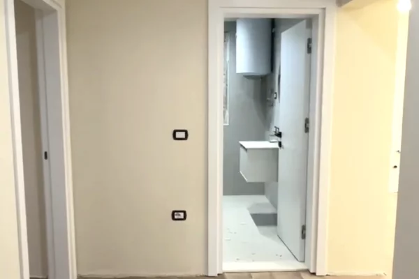 Appartamento in vendita a Tirana 1+1, Vuoto