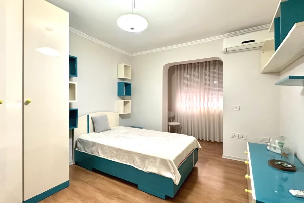 Shtepi me qera Apartament ne Tirane, 2+1, Mobilimi E mobiluar, Pagesa 1,000  Euro.