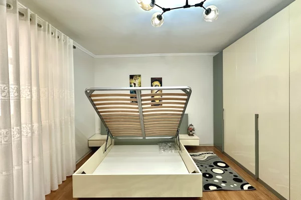 Shtepi me qera Apartament ne Tirane, 2+1, Mobilimi E mobiluar, Pagesa 1,000  Euro.