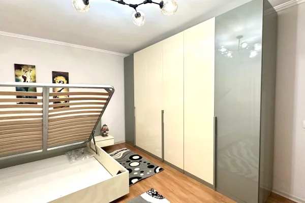 Shtepi me qera Apartament ne Tirane, 2+1, Mobilimi E mobiluar, Pagesa 1,000  Euro.
