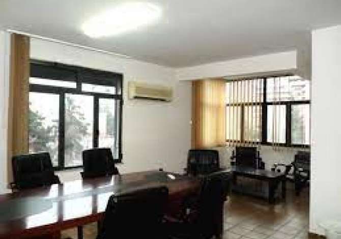 Jepet me Qera Zyra 150Euro ish Ekspozita