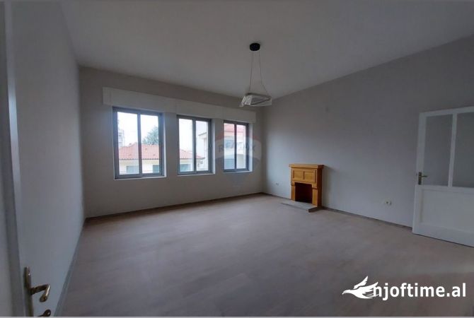 Ambjent per zyre prane Bulevardit Zogu I