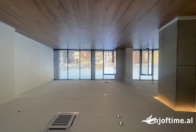 Zyra me qira + parkim tek Lake View!