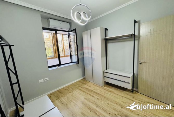 Ambiente Commerciale in Affitto 3+1 a Tirana - 800 Euro