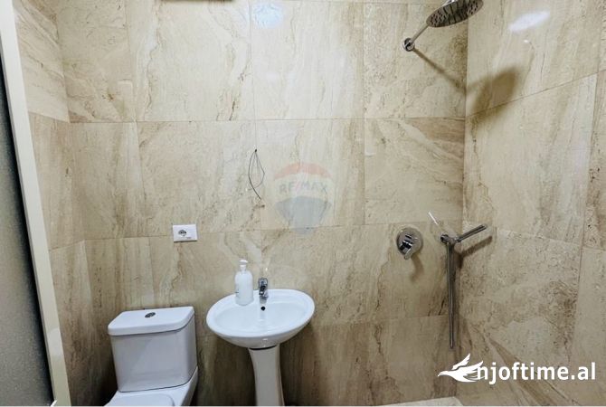 Jepet zyre me qira ne Bllok!