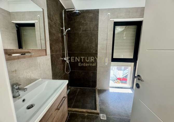 Ambient biznesi me qera 3+1 ne Tirane - 800 Euro