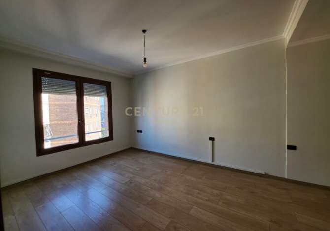 Ambient biznesi me qera 3+1 ne Tirane - 1,000 Euro