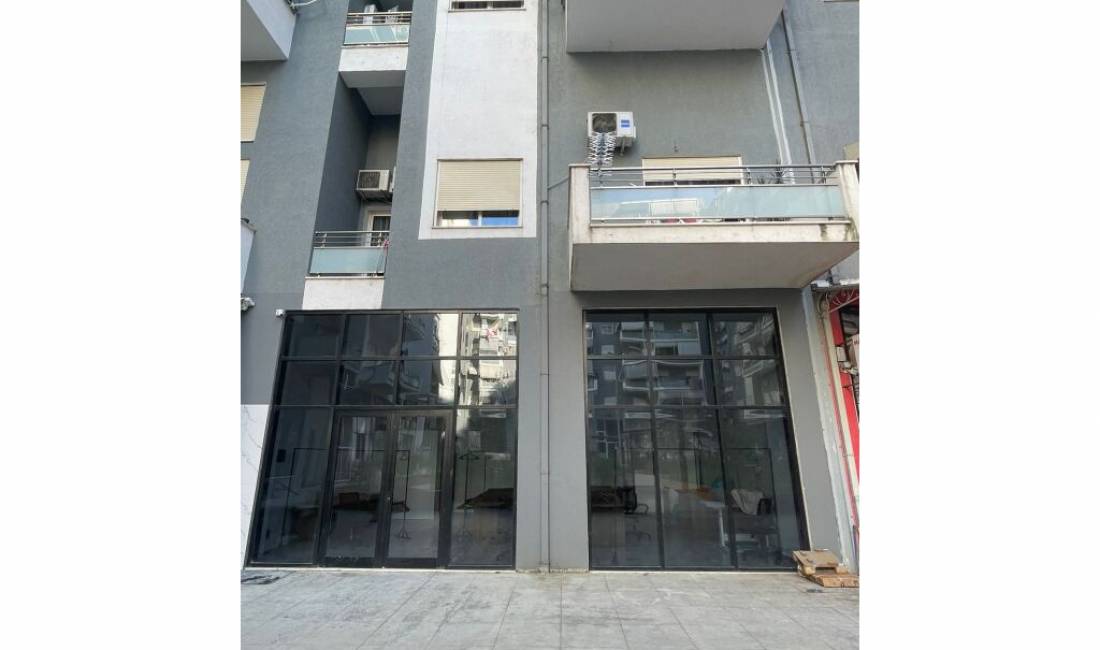 JAPIM ME QIRA AMBIENT KOMERCIAL / DYQAN TE TIRANA GOLDEN PARK- 350 EURO!!