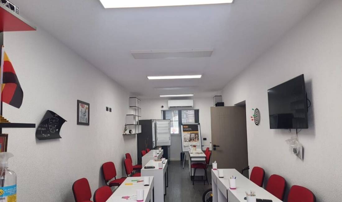 JEPET ME QIRA APARTAMENT PER BIZNES PRANE 21 DHJETORIT