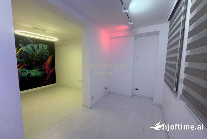 Ambiente Commerciale in Affitto 3+1 a Tirana - 800 Euro