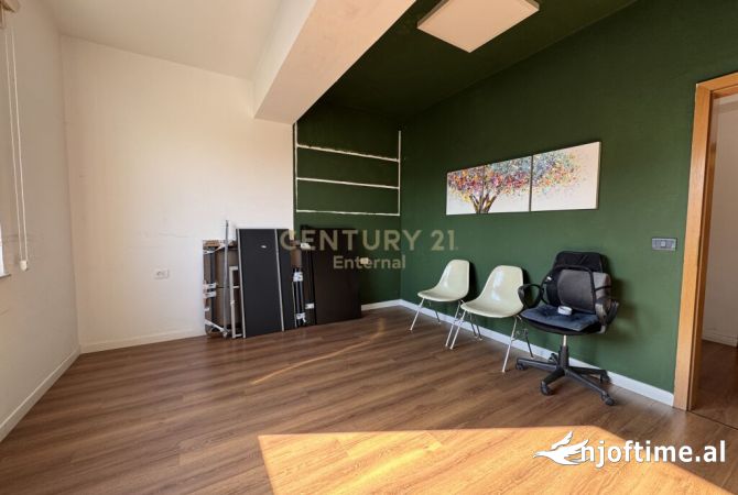 Ambient / Zyra per Qera ne Bllok!!